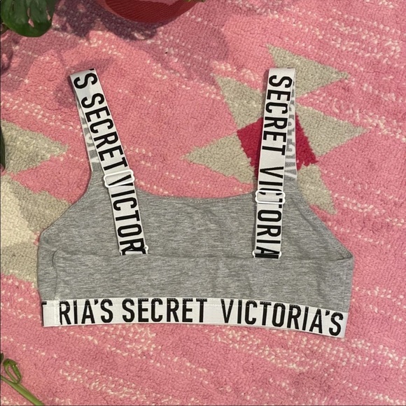 💕BUNDLE💕 2 x Victoria’s Secret Logo Strap Crop- As New, Size S - Picture 4 of 5